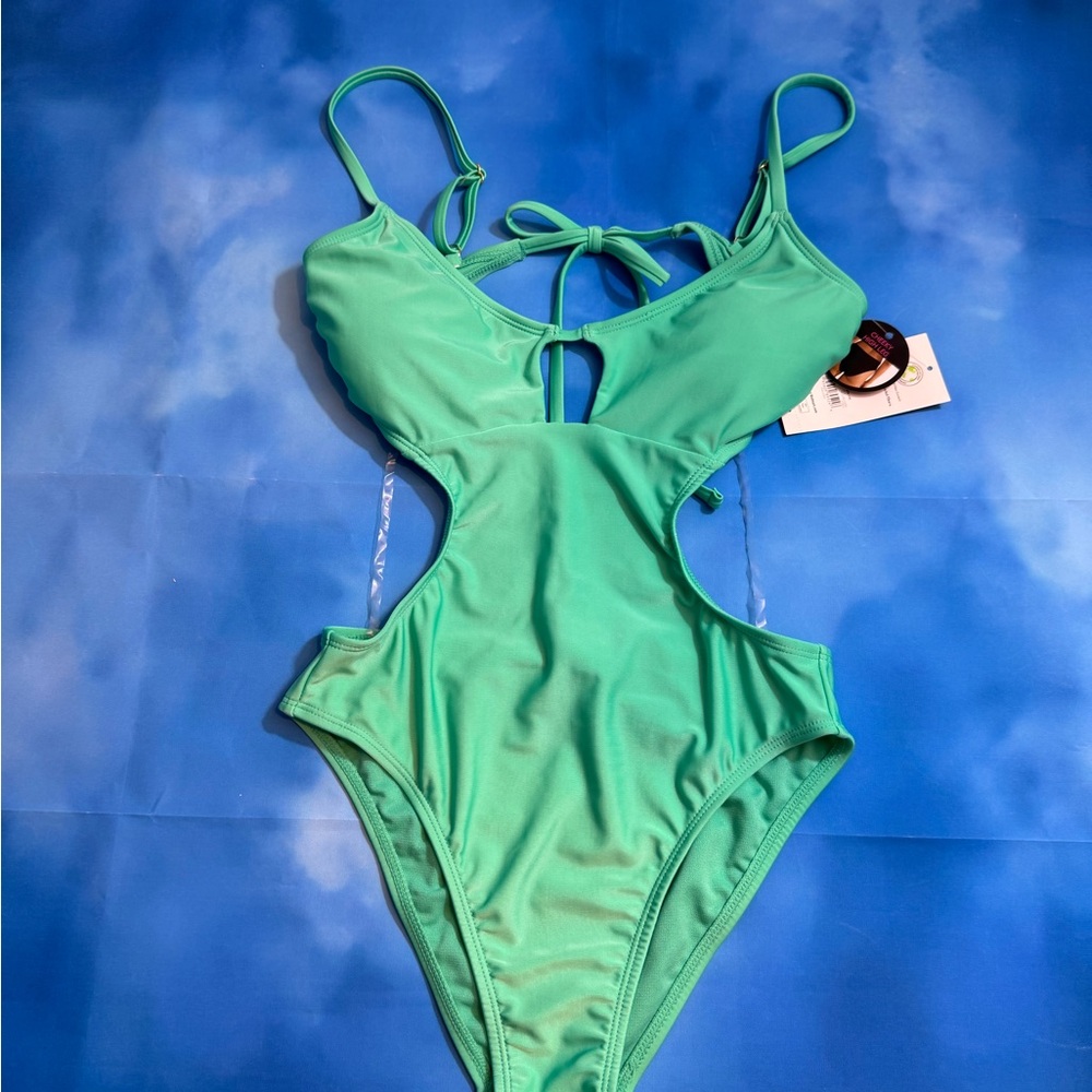 NOBO Green One Piece Swimsuit with Keyhole Design